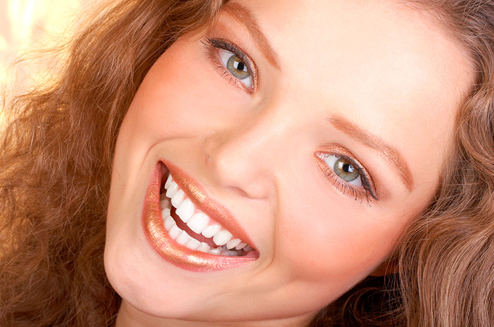 Can I have teeth whitening if I have dental implants or crowns?